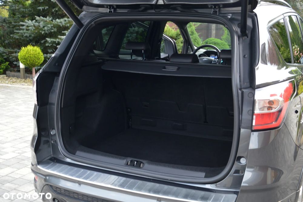 Ford Kuga 2.0 TDCi 4x4 ST-Line - 39