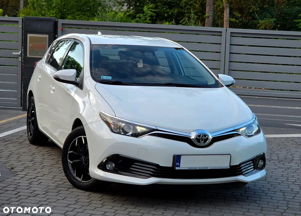 Toyota Auris 1.6 Premium - 17