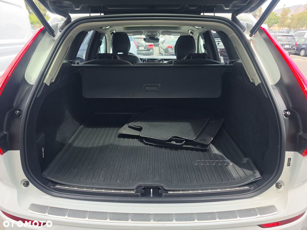 Volvo XC 60 B5 B AWD Plus Bright - 13