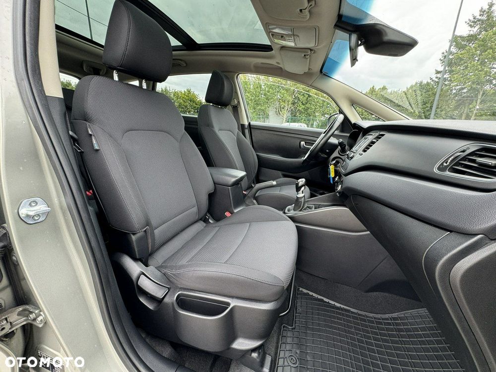 Kia Carens 1.7 CRDi Vision - 34