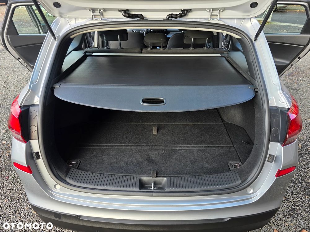 Hyundai i30 1.5 DPI Classic + - 14