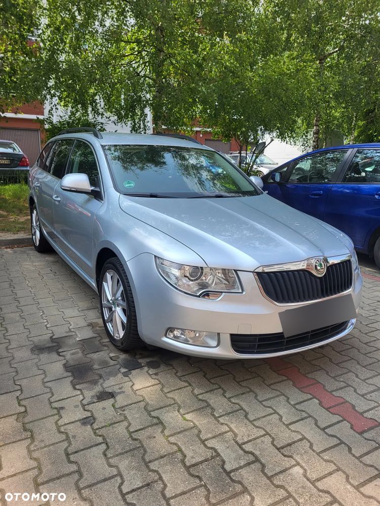 Skoda Superb 2.0 TDI DSG Exclusive - 1