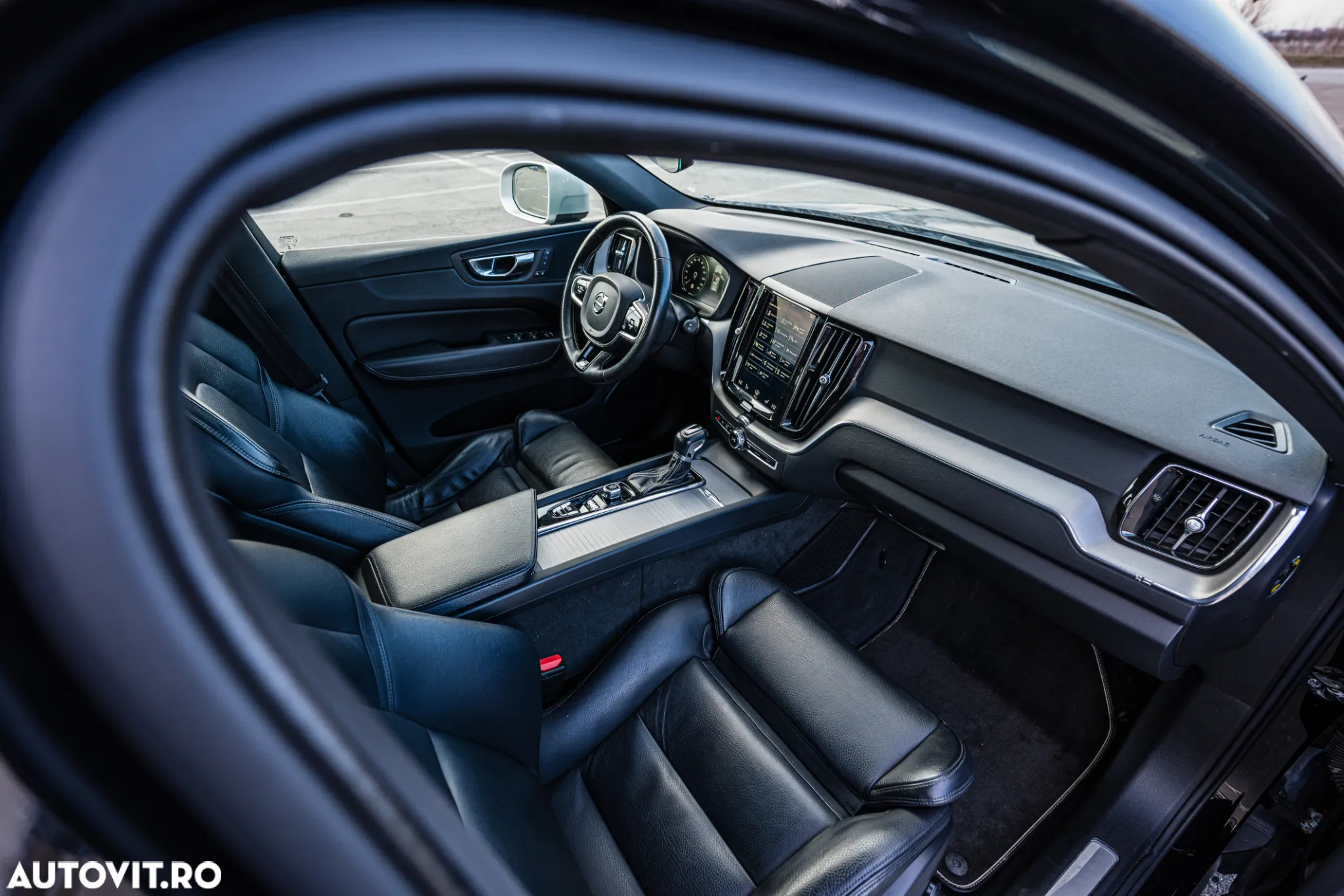 Volvo XC 60 D4 AWD Geartronic RDesign - 22