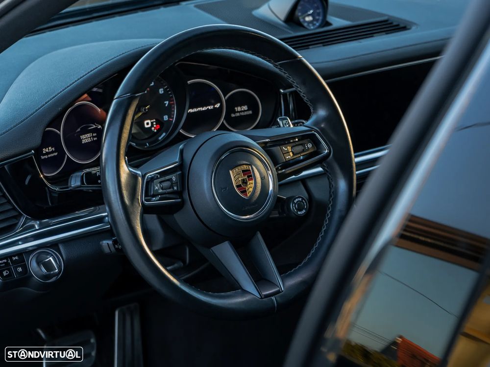 Porsche Panamera Sport Turismo 4 E-Hybrid Edition 10 Anos - 16