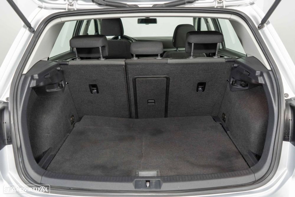 VW Golf 1.6 TDi Confortline - 13