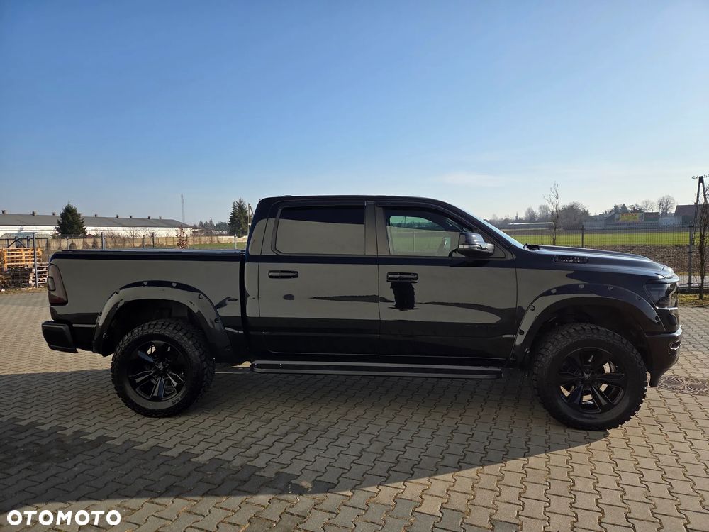 RAM 1500 Crew Cab Shortbed Bighorn - 13