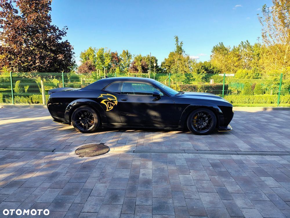 Dodge Challenger 6.4 Scat Pack Widebody - 11