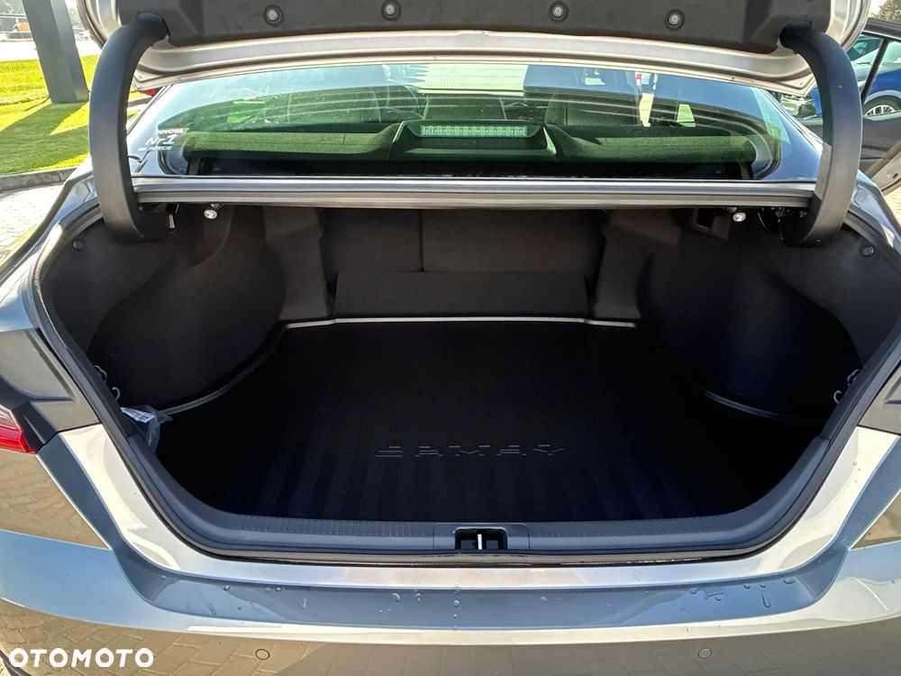 Toyota Camry 2.5 Hybrid Dynamic Force Executive e-CVT - 12