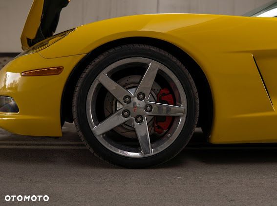 Chevrolet Corvette - 16