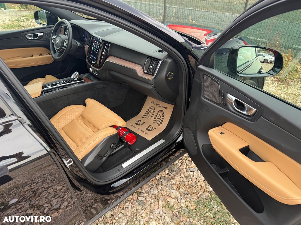 Volvo XC 60 T8 AWD Plus Dark - 30