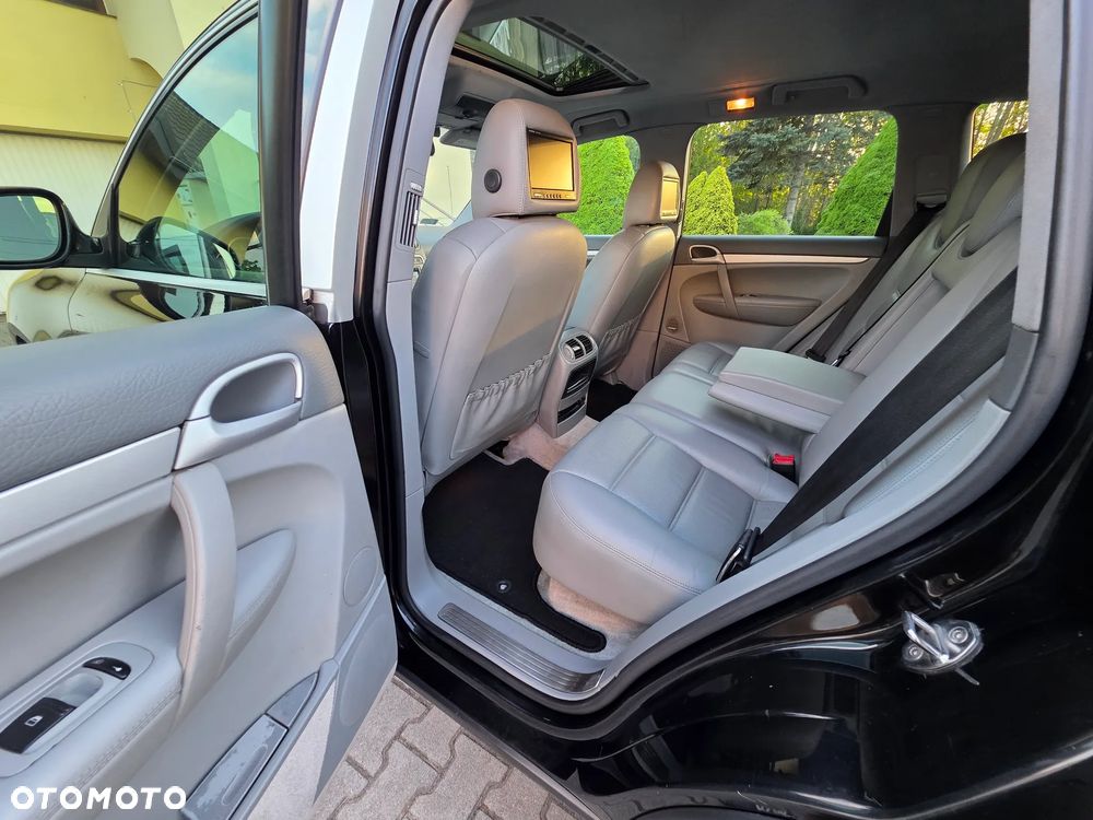 Porsche Cayenne - 8