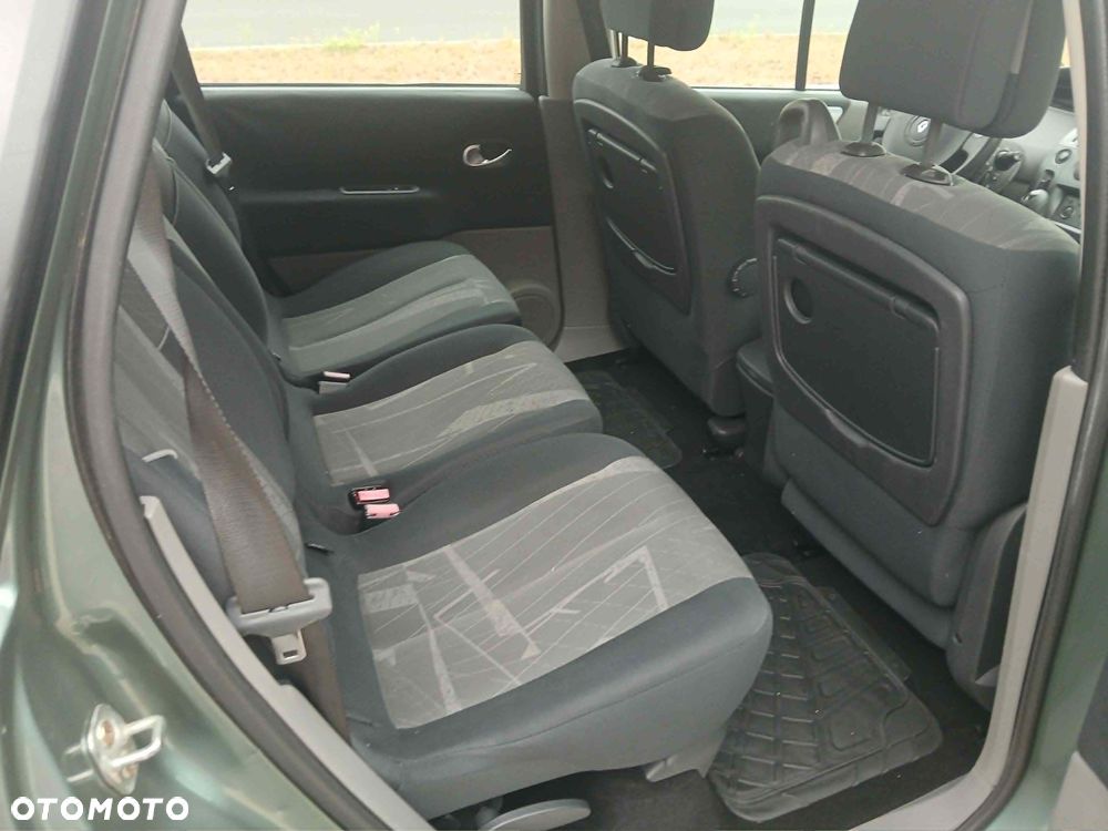 Renault Scenic - 8