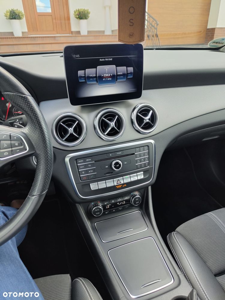 Mercedes-Benz GLA 250 7G-DCT Peak Edition - 27