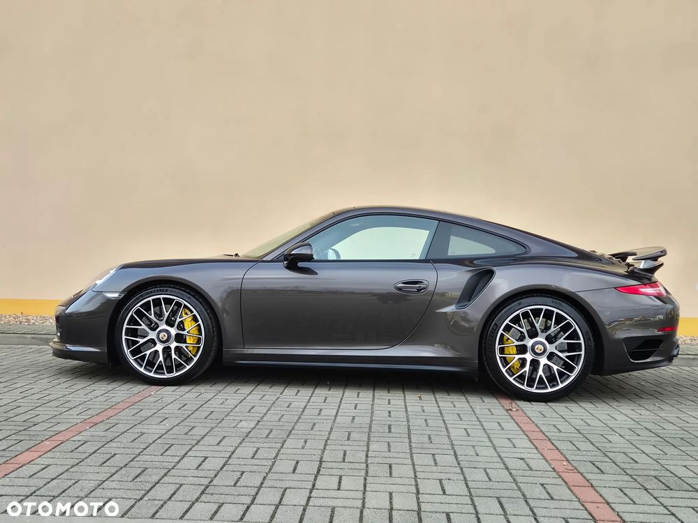 Porsche 911 Turbo S - 1
