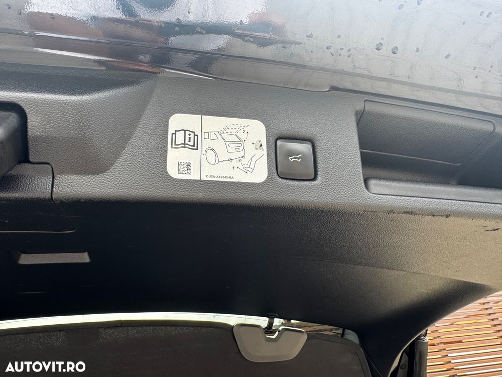 Ford Kuga - 36
