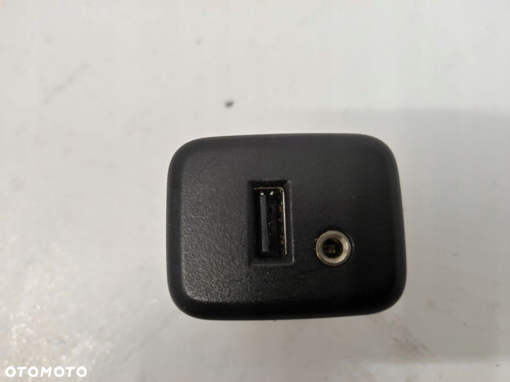 gniazdo złącze port usb aux opel mokka x lift - 3