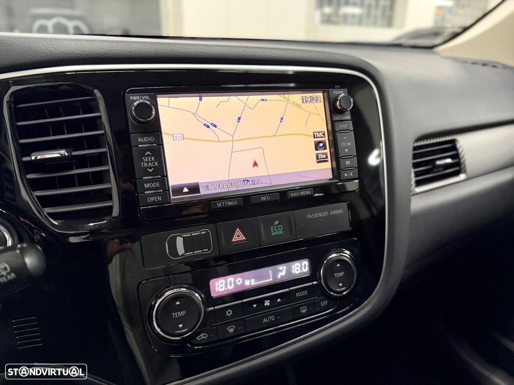 Mitsubishi Outlander 2.2 DI-D Instyle Navi - 16
