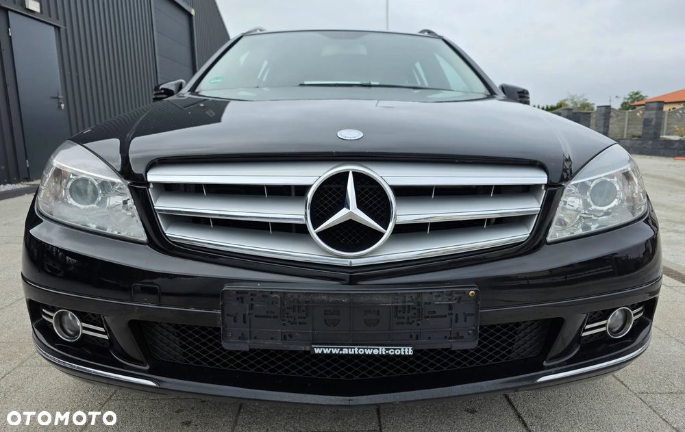 Mercedes-Benz C-Class 2010 photo 3