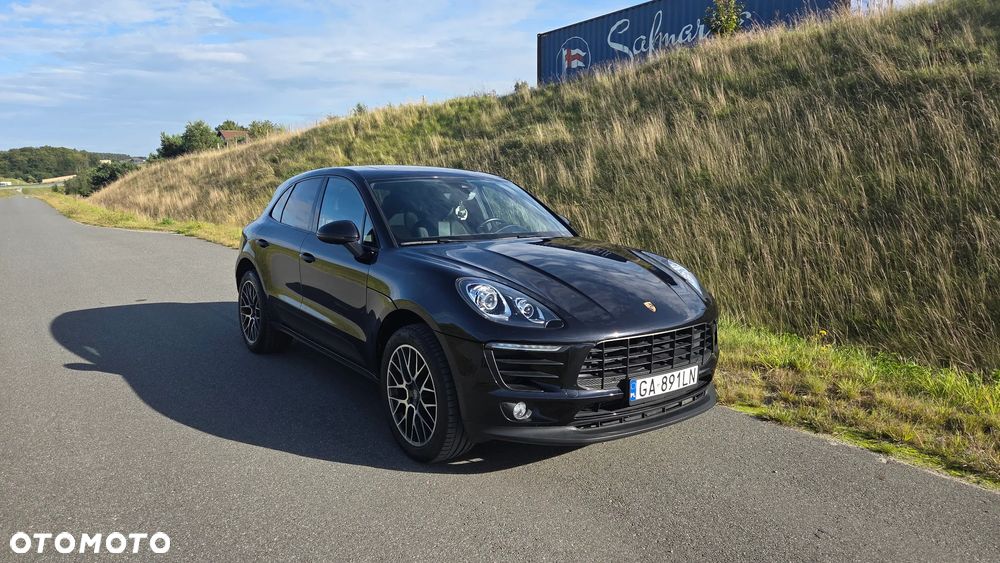 2017 Porsche Macan, photograph 8
