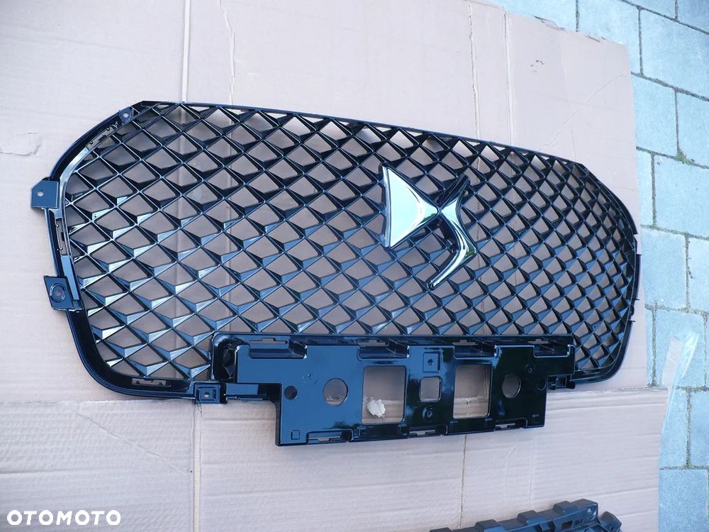 DS7 DS 7 x74 CROSSBACK ATRAPA GRIL CZARNY POLYSK 9820885677 - 2