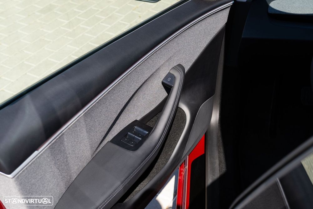 Tesla Model 3 Tração Traseira - 24