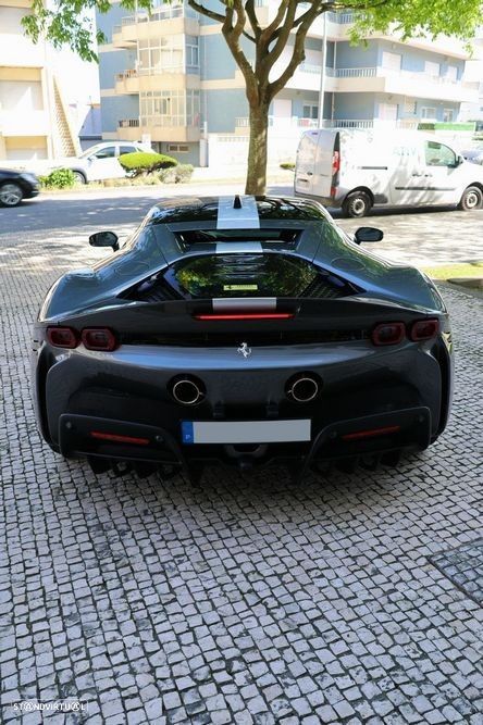 Ferrari SF90 Stradale Fiorano - 12