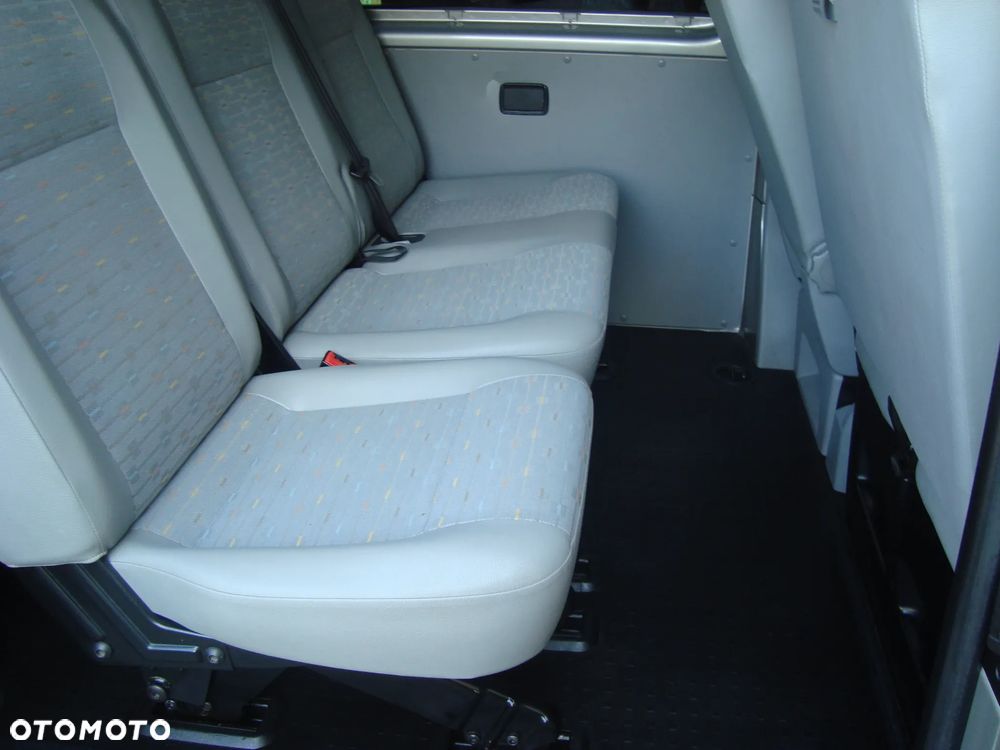 Volkswagen Transporter Caravelle Kurz Trendline - 30