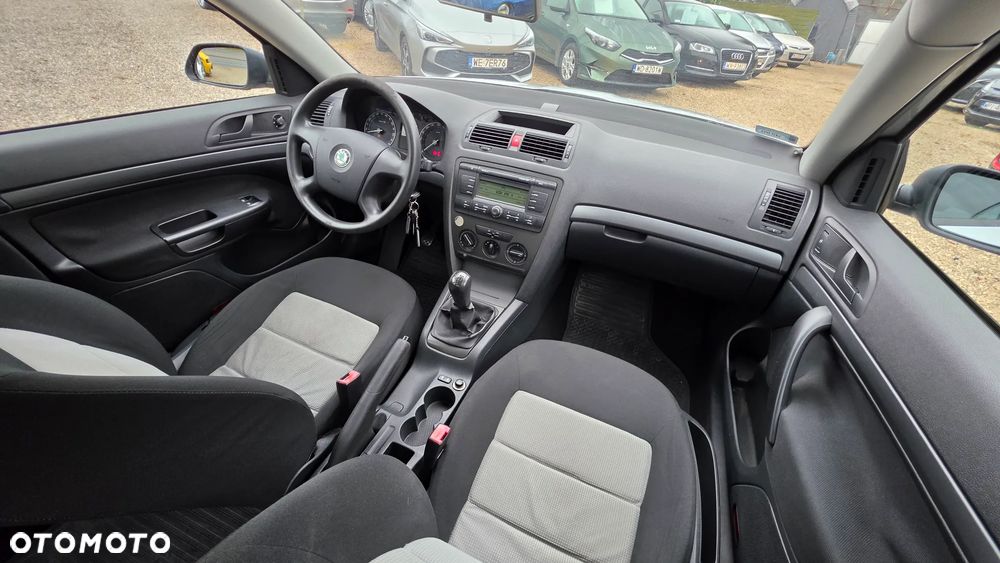 Skoda Octavia 1.6 Mint - 32