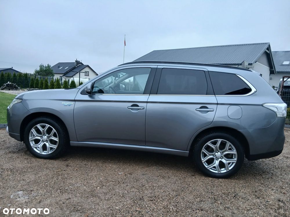 Mitsubishi Outlander - 8