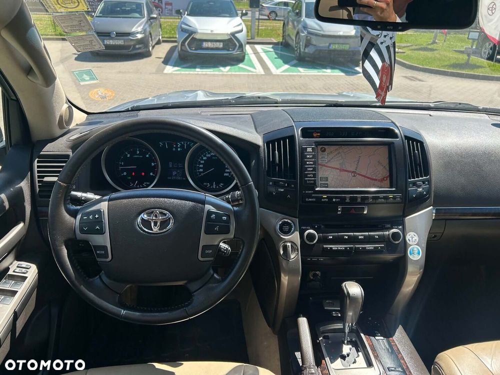 Toyota Land Cruiser - 6