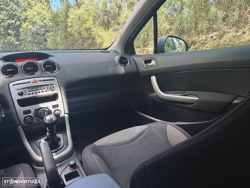 Peugeot 308 1.6 HDi Executive - 12