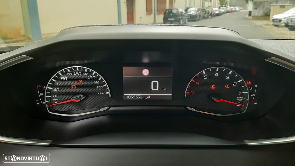 Peugeot 2008 1.2 PureTech Active Pack - 39