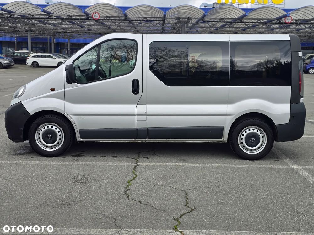 Opel Vivaro - 10