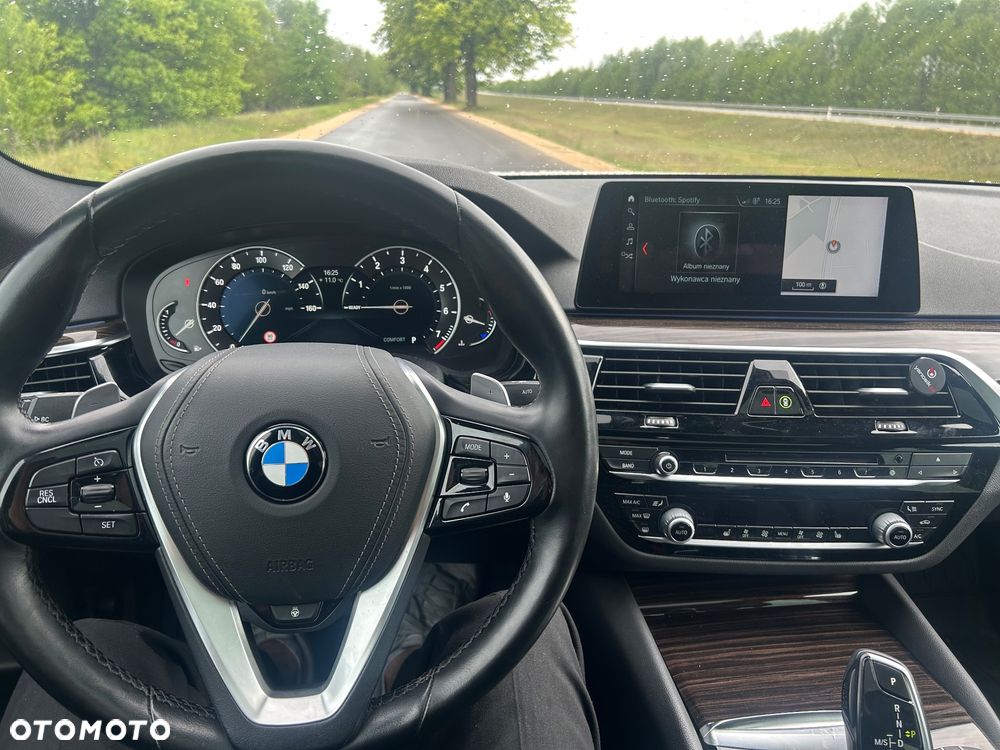 BMW Seria 5 530i xDrive Sport Line - 27