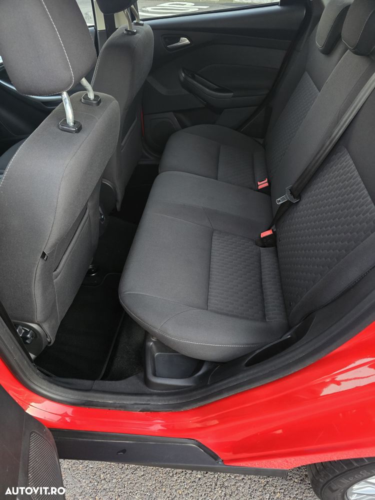 Ford Focus Turnier 1.6 TDCi DPF Titanium - 16