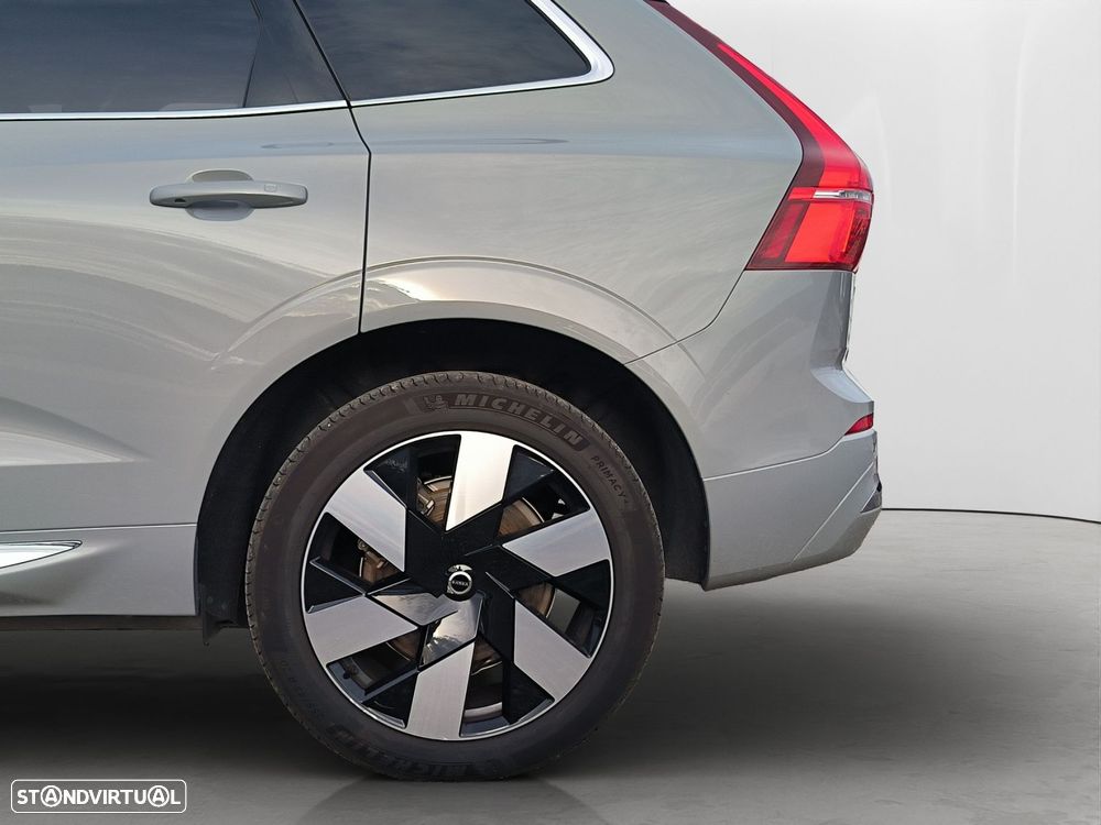 Volvo XC 60 2.0 T6 PHEV Plus Bright - 24