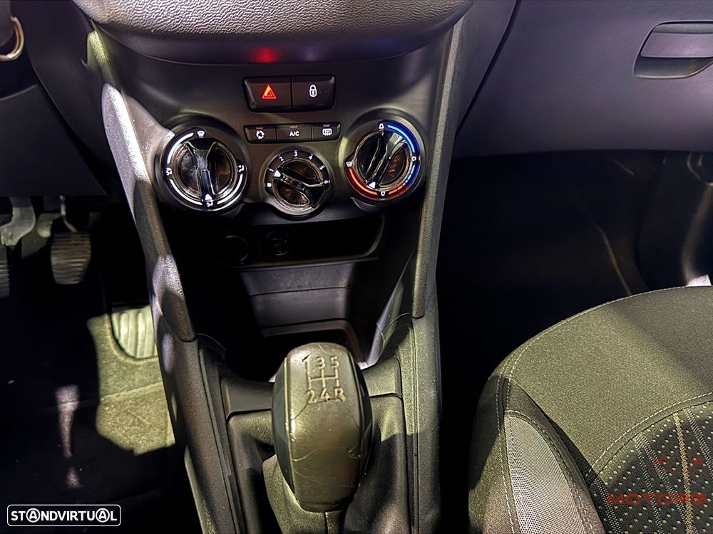 Peugeot 208 1.4 HDi SE Style - 27