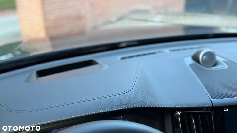 Volvo XC 60 B5 B AWD Ultra Black Edition - 9