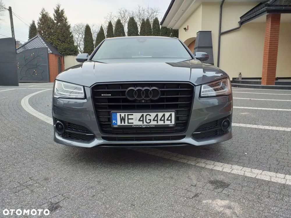 Audi A8 - 4