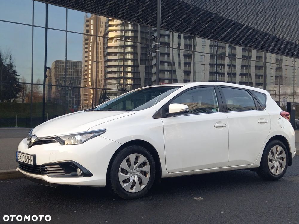 Toyota Auris 1.6 Premium Comfort - 1