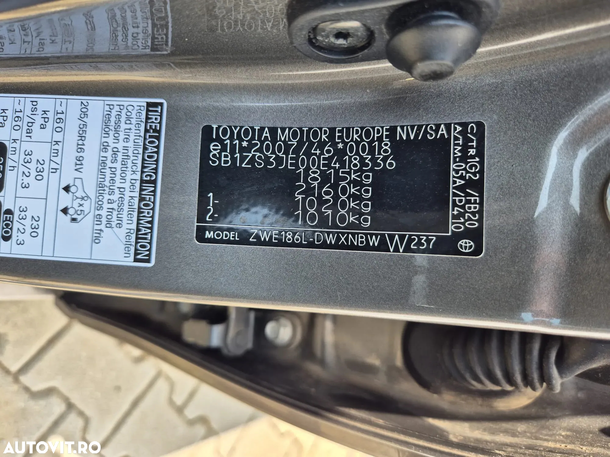 Toyota Auris 1.8 L VVT-i HSD Sol - 16