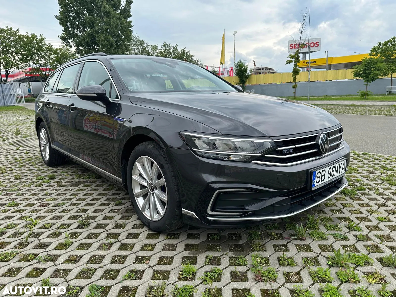 Volkswagen Passat - 8