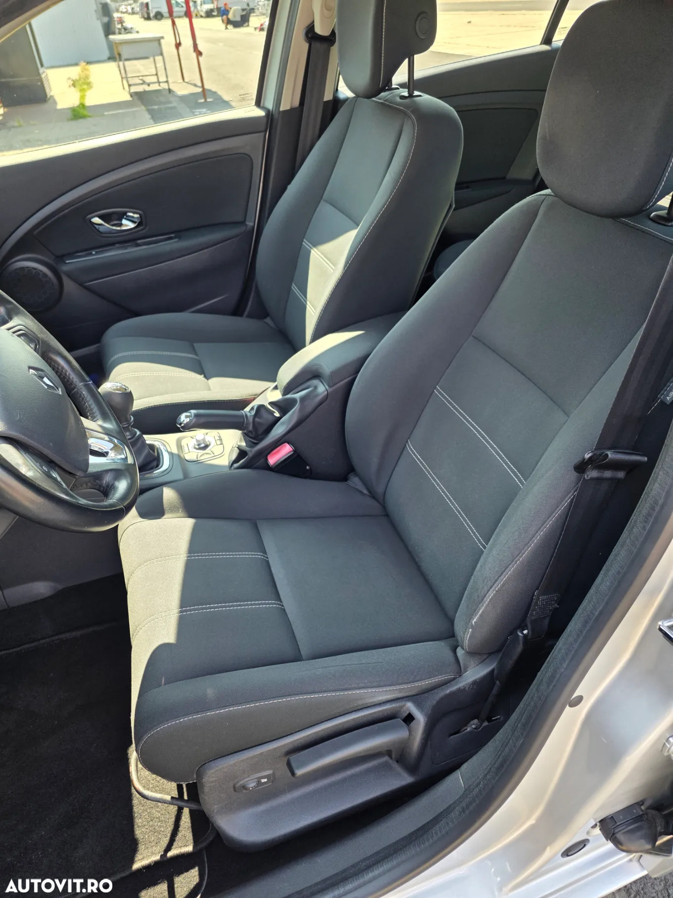 Renault Megane Grandtour ENERGY TCe 115 Start & Stop Authentique - 23