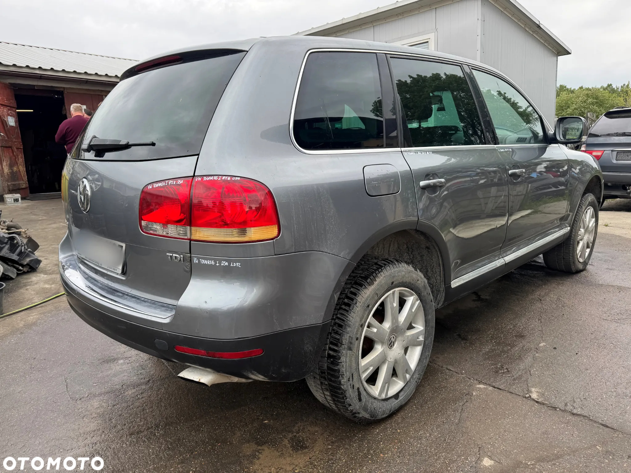 VW TOUAREG I 5.0 TDI V10 313KM AYH SZARY LD7Z NA CZĘŚCI - 4