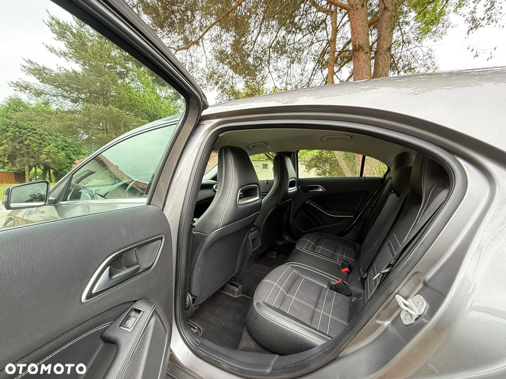 Mercedes-Benz Klasa A 180 (BlueEFFICIENCY) - 23