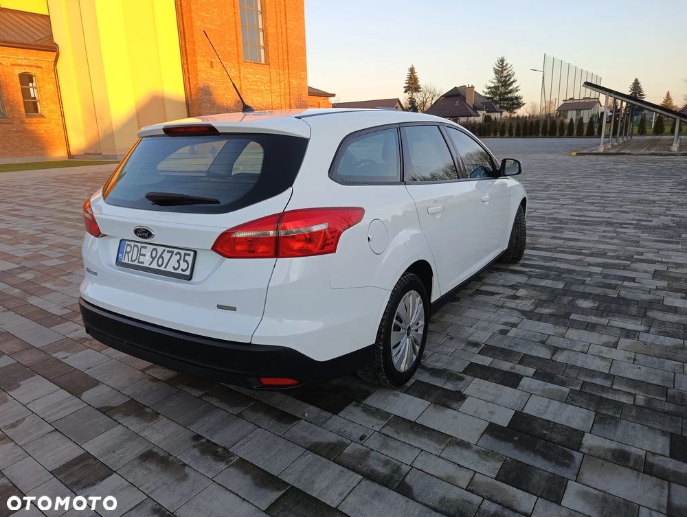 Ford Focus ver-1-0-ecoboost-trend - 3
