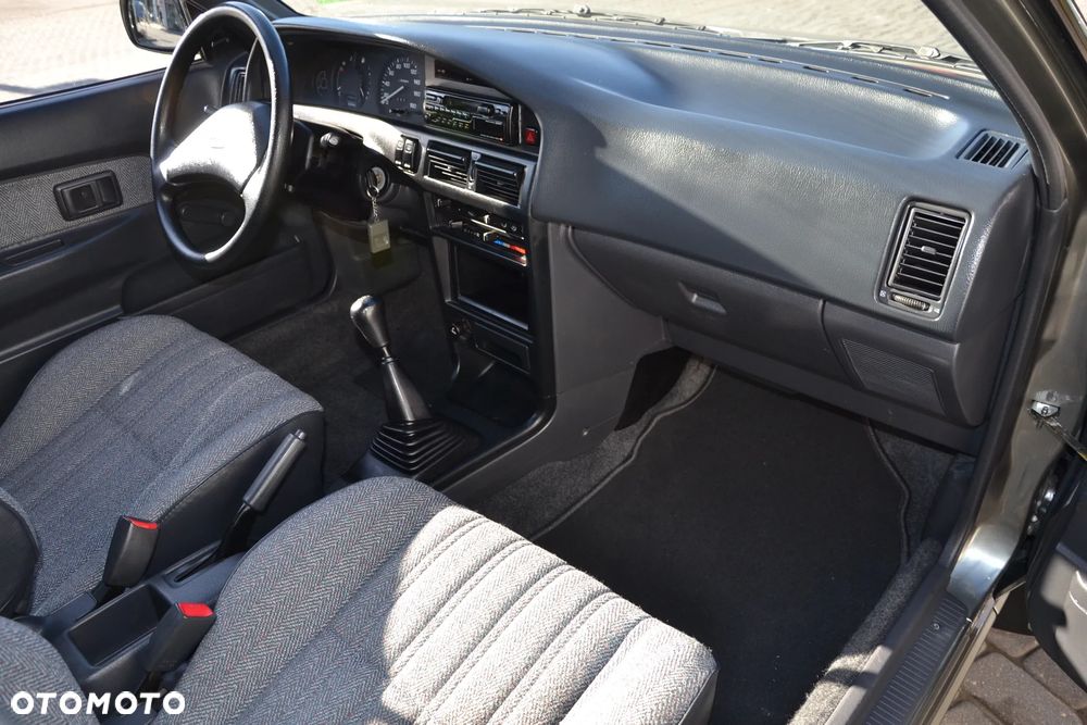 Toyota Corolla 1.3 XL - 4