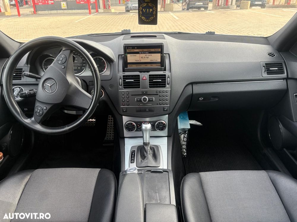 Mercedes-Benz C - 12