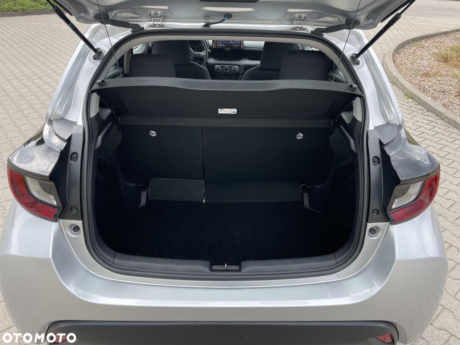Toyota Yaris 1.5 Comfort - 13