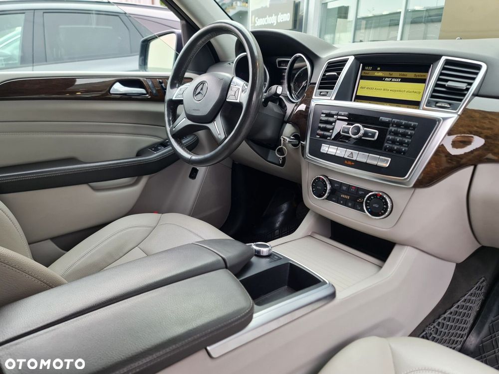 Mercedes-Benz ML 350 BlueTec 4-Matic - 27